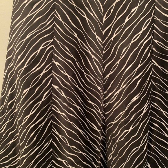 The Limited black and white skirt - Picture 3 of 6